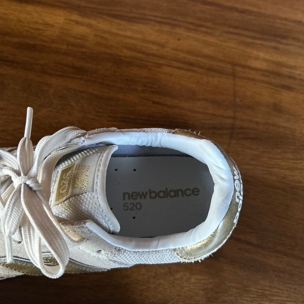New Balance 520 sneakers (cream w/gold)